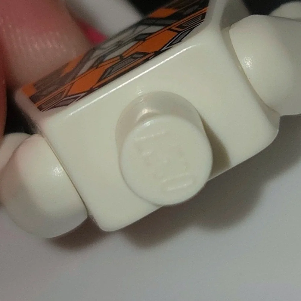LEGO Battle Mech Minifigure White Orange Excellent 71000-13